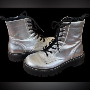 Sincerely Jules Harley Metallic Silvr Combat Boots WM 7 glamrock futuristic punk